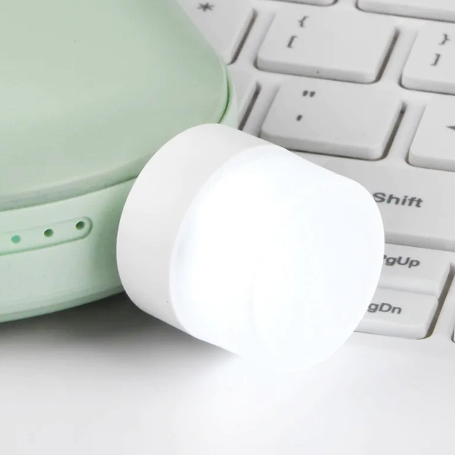 6096 Small USB Bulb used in all kinds of household and official places for room lighting purposes. 6096 Small USB Bulb used in all kinds of household and official places for room lighting purposes.